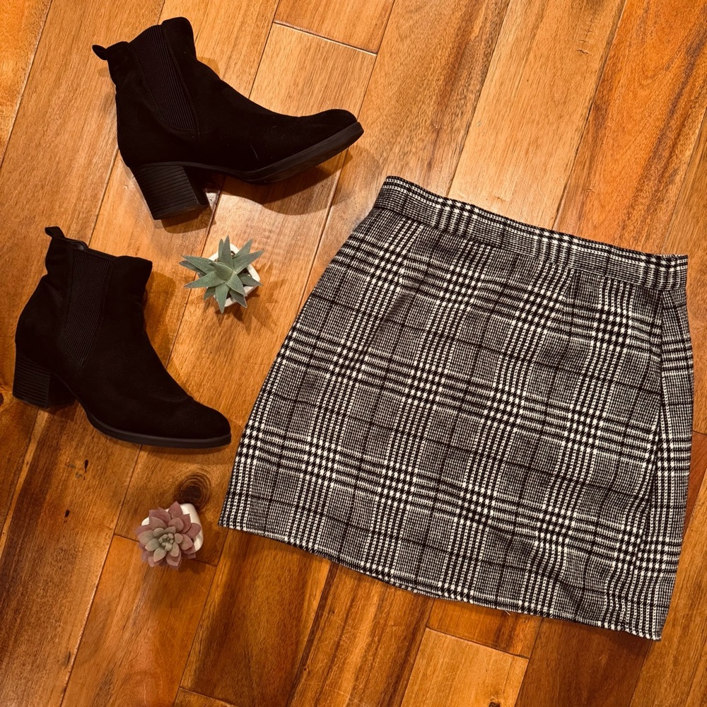 Houndstooth Mini Skirt